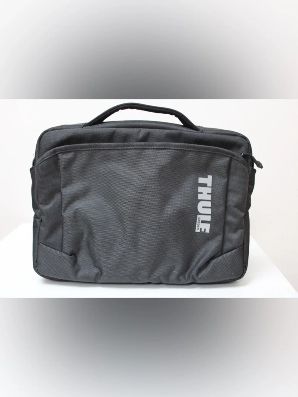 NWOT Thule Subterra Attaché